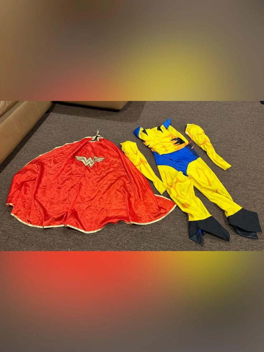 EUC Marvel Halloween Boys S 4-6 muscle costume Cape Emblem